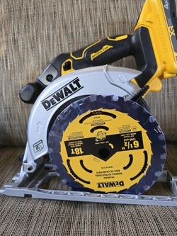 20V MAX Cordles Brushless 6-1/2 i Sidewinder Style Circular Saw (Tool Only)