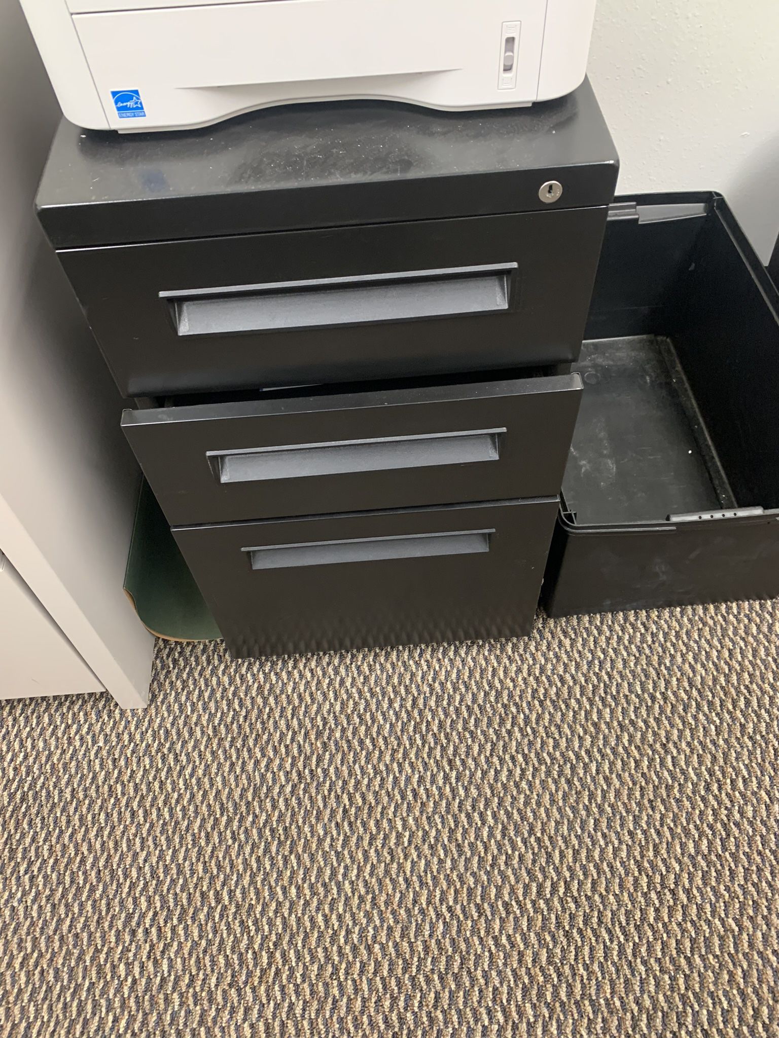 3 Drawer File cabinet