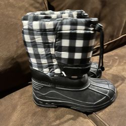 Kids Black/white Snow Boots Size 2