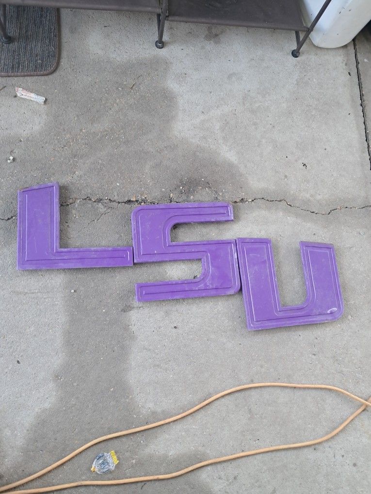 LSU Decor (Metal Plate) Iron