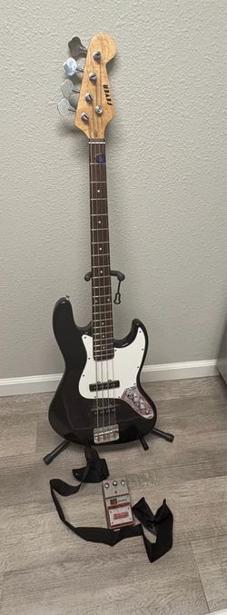 Fever Bass Guitar with Pedal