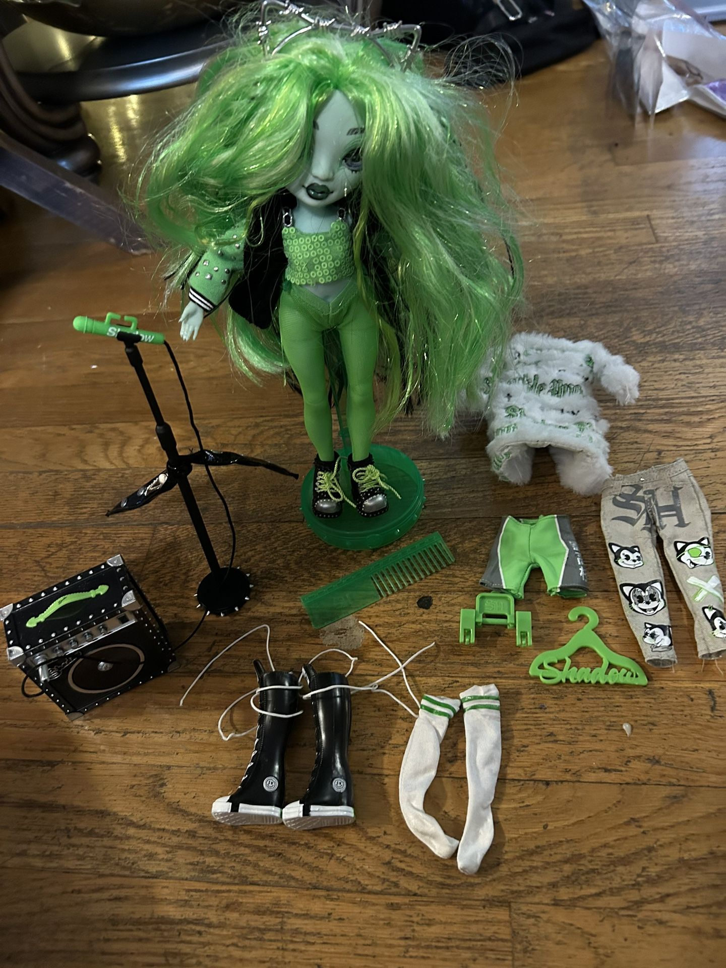 Rainbow High Shadow Doll With Stand.