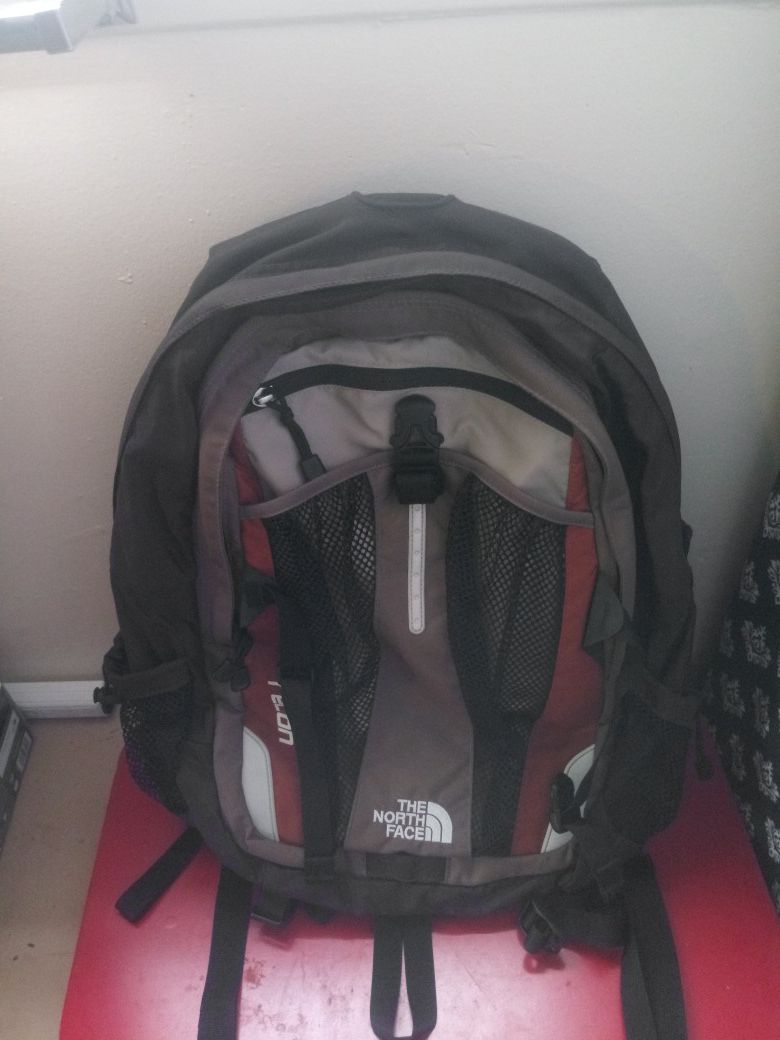 The north face recon backpack