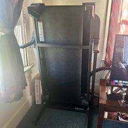 Gold Gym 450  Treadmill-Great Condition 