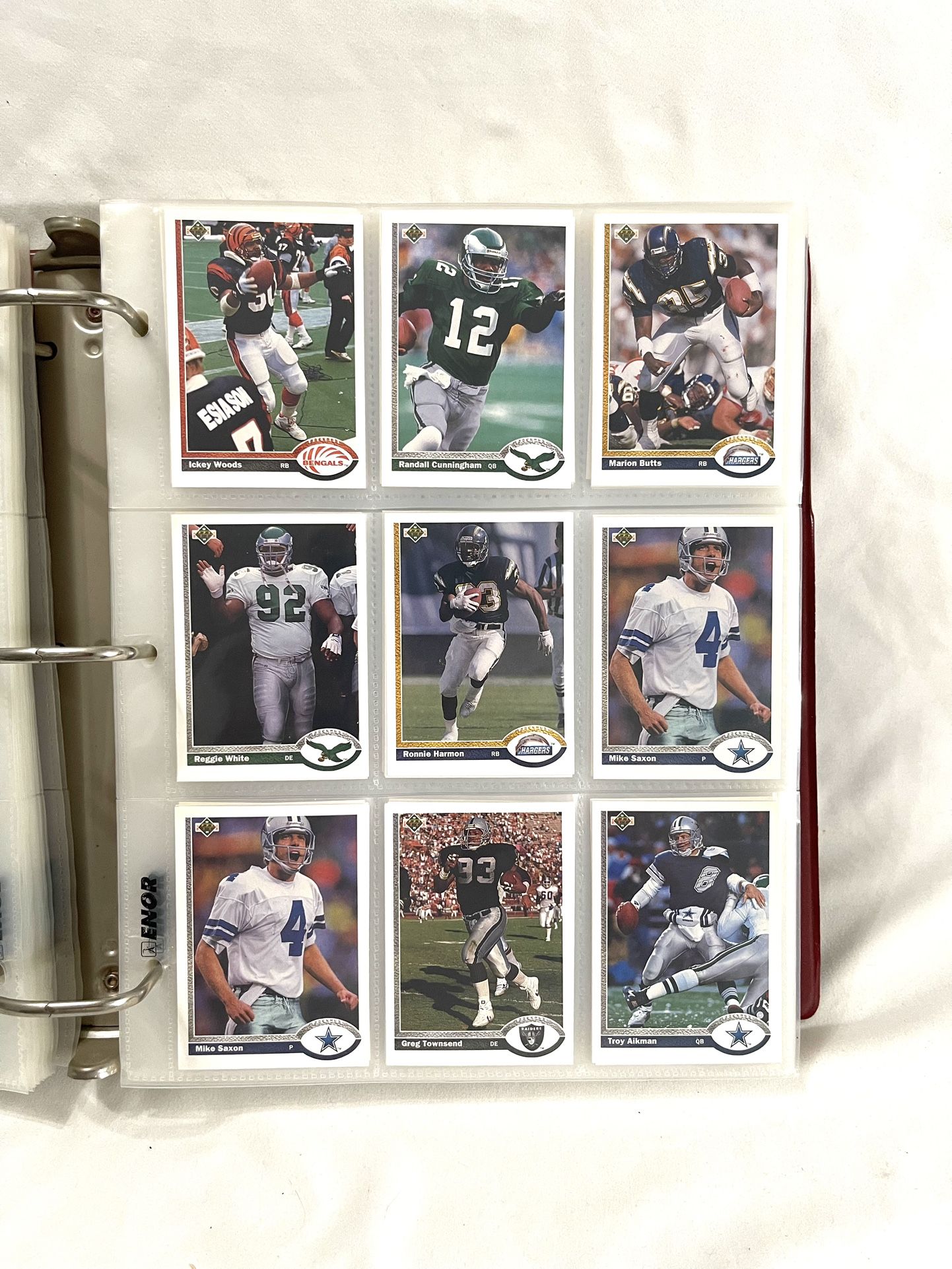 Mint Condition Sealed And Sleeves Nfl Upper Deck Football Trading Cards. Over 800 Cards.
