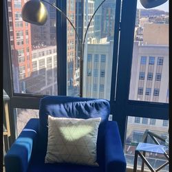 Lounge Chair - Plush Cascadia Blue / Dark Royal Blue