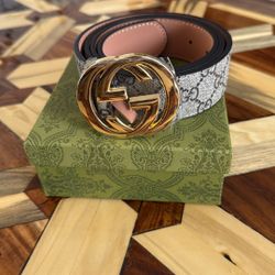 Brown Gucci Belt with Gold Buckle