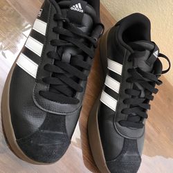 Adidas/ Size 8 mens