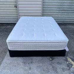 Queen Pillowtop Mattress & Boxspring (Delivery Available!)