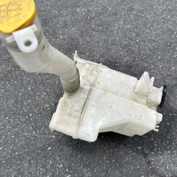 Forester Windshield Reservoir 