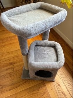 Cat scratcher and short tree