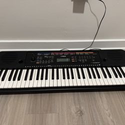 Yamaha PSR-E263 61-Key Portable Digital Keyboard Black