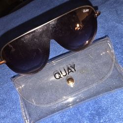 Quay Blk & Gold Sunglasses