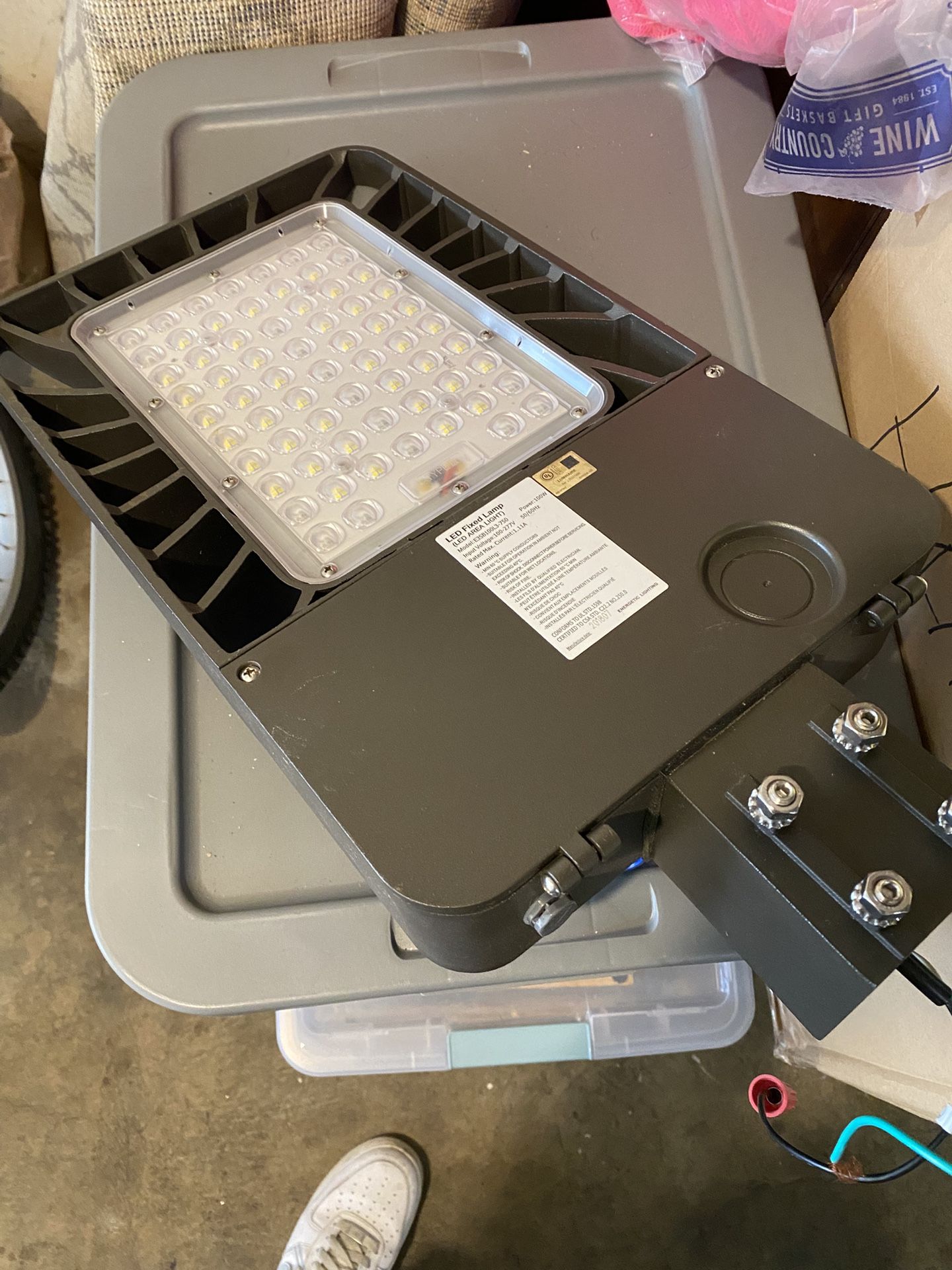 100w LED AREA FIXTURE