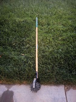 Manual Rotary Lawn Edger with Long Handle