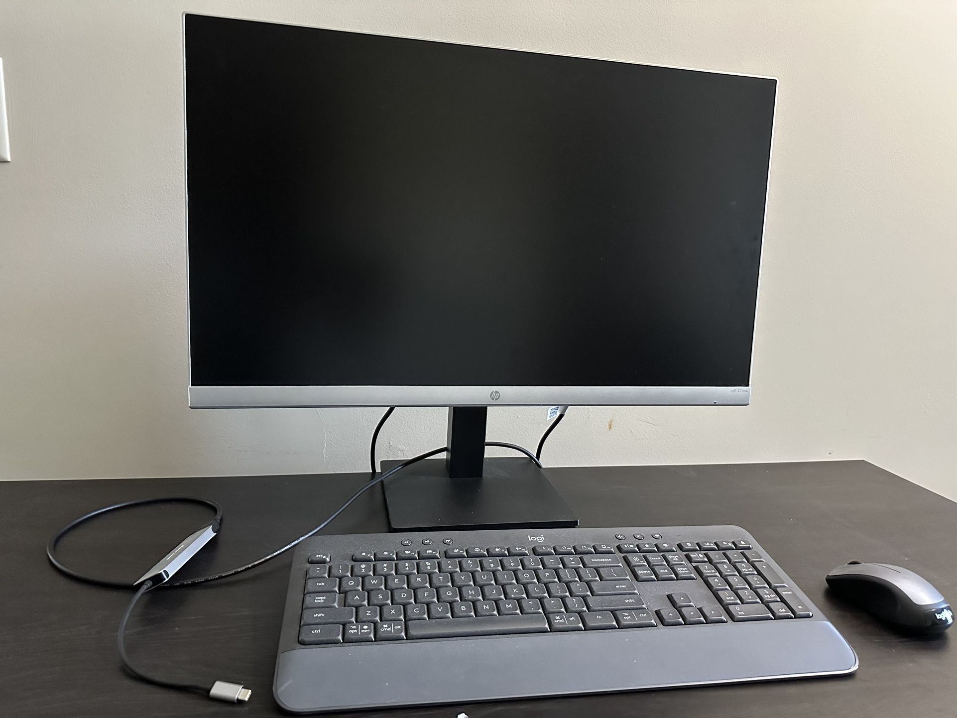 27” HP LED Monitor With Logitec Keyboard
