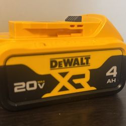 NEW DEWALT 20V 4AH BATTERY 
