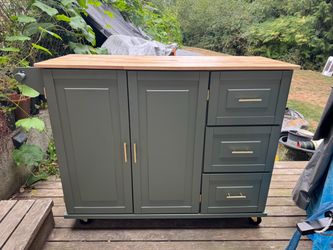 Kitchen cart on wheels