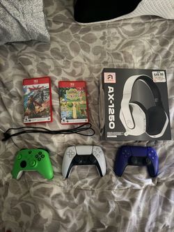 Gaming Bundle – Controllers, Headset & Switch Games