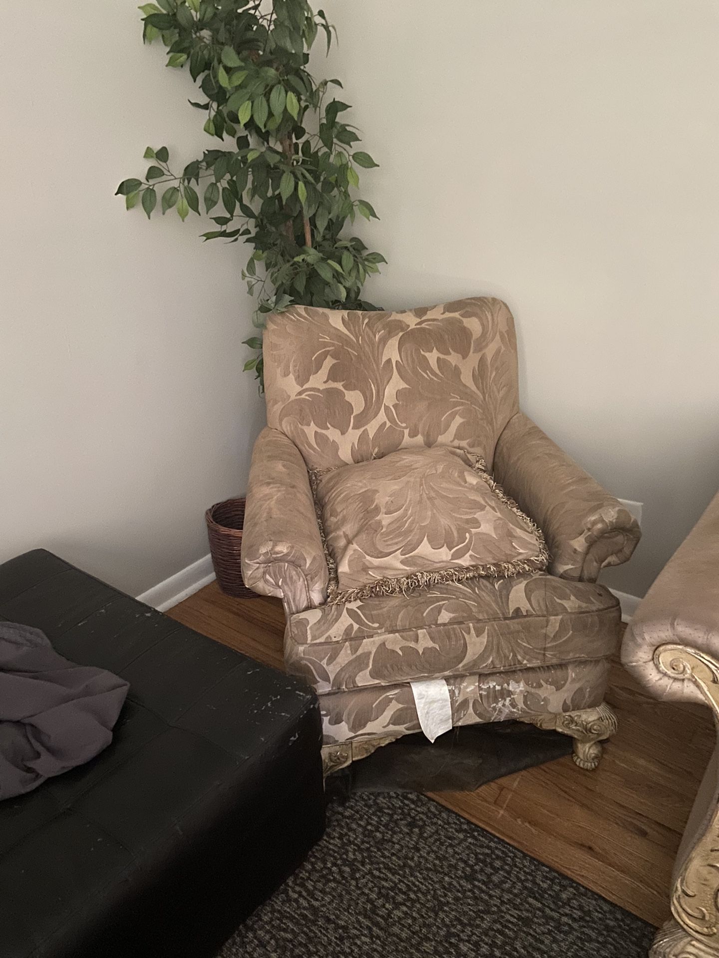 2 Chairs , Sofa And Ottaman 