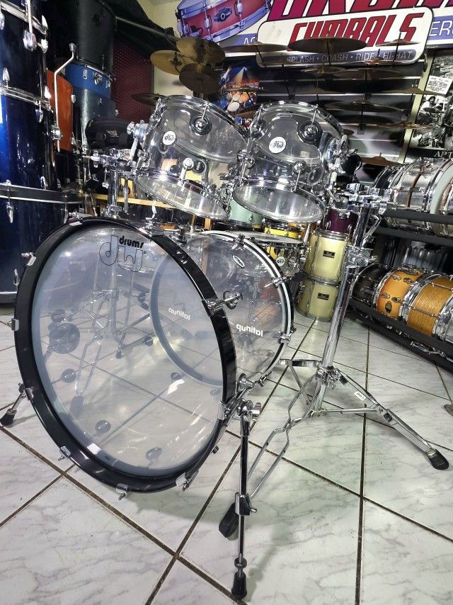 Dw Acrylic Shells Complete Drum Set !! $1900 Or Best Offer !!