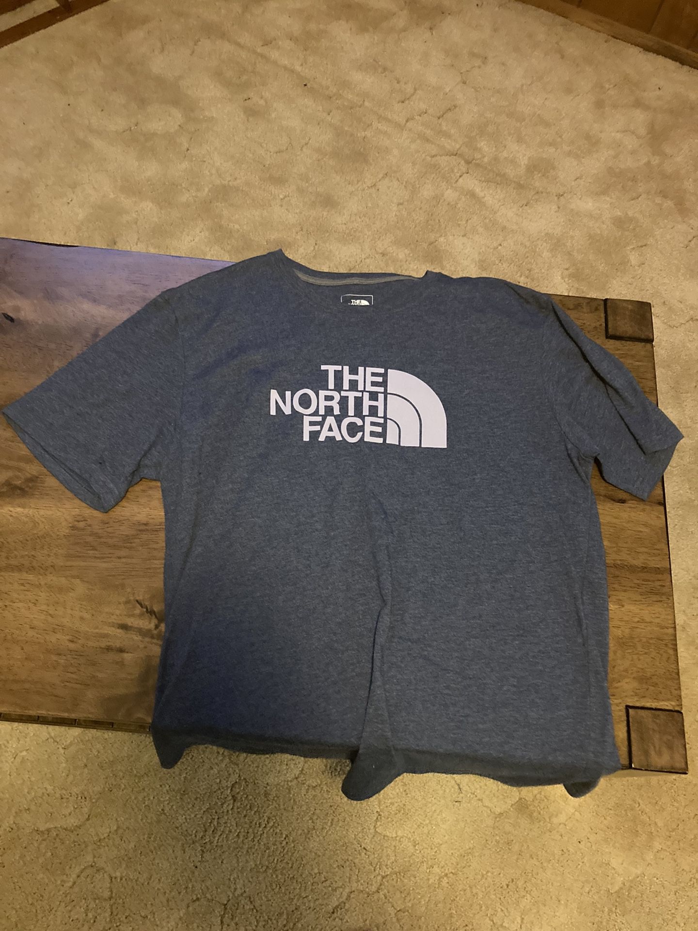 North Face Logo Shirt. Men’s Large