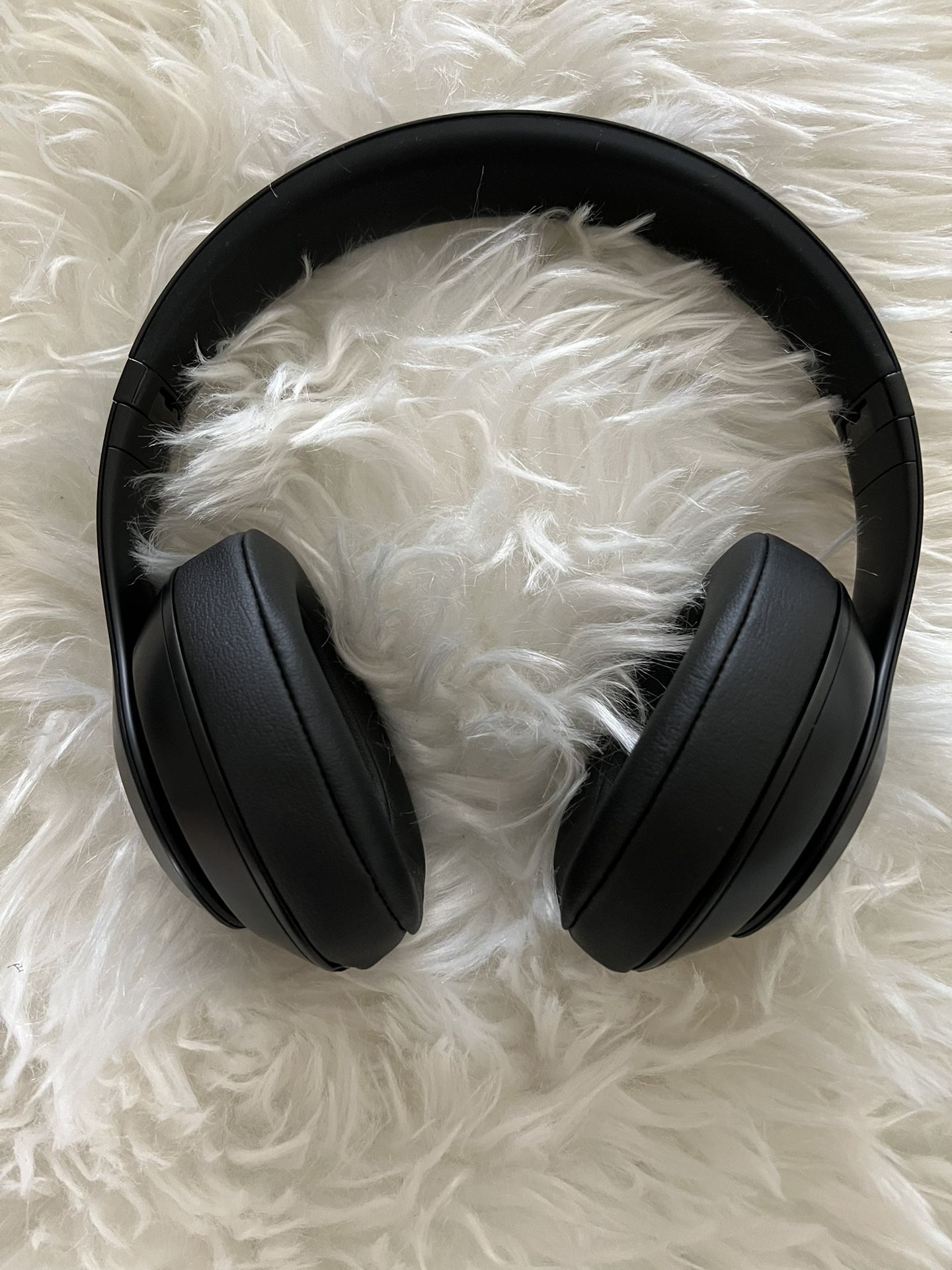 Beats Studio Pro Wireless Over-Ear Headphones Black