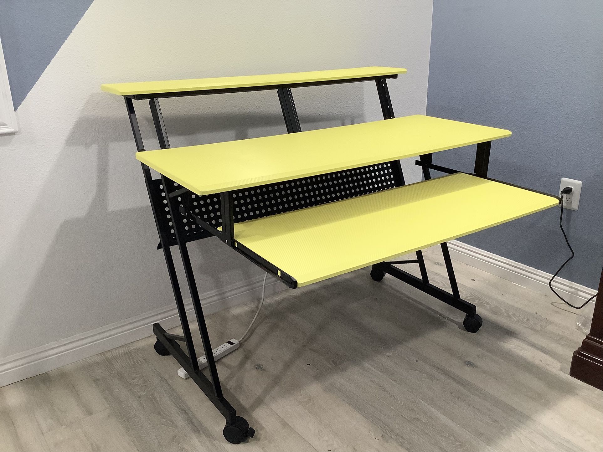 Black & Yellow 3-Tier Desk with Wheels – Great Condition