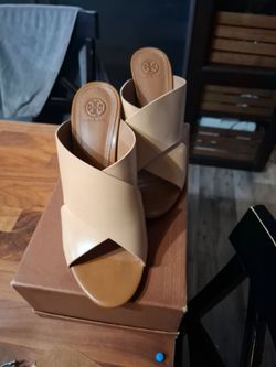 Tory Burch size 10M