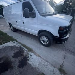 2012 Ford E-250