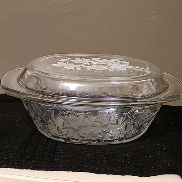 Vintage Princess House Fantasia 3-quart casserole dish with lid