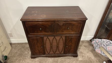 Vintage Silvertone Radio/Record Console Cabinet