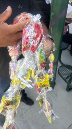 Candy necklace for graduation