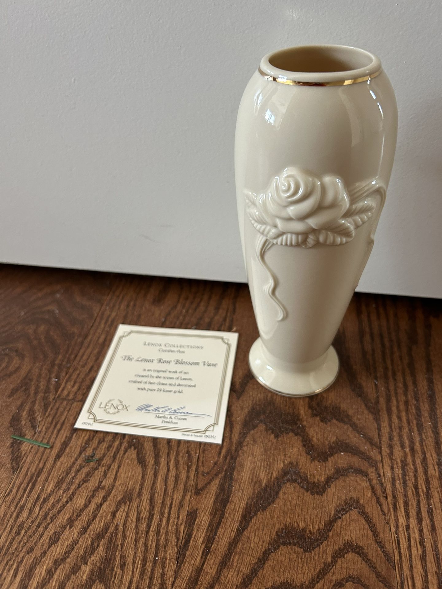 Lenox Collections Rose Blossom Bud Flower Vase