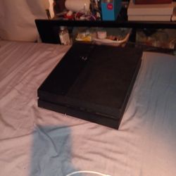 Ps4 500GB Works Fine , No Remote Control 