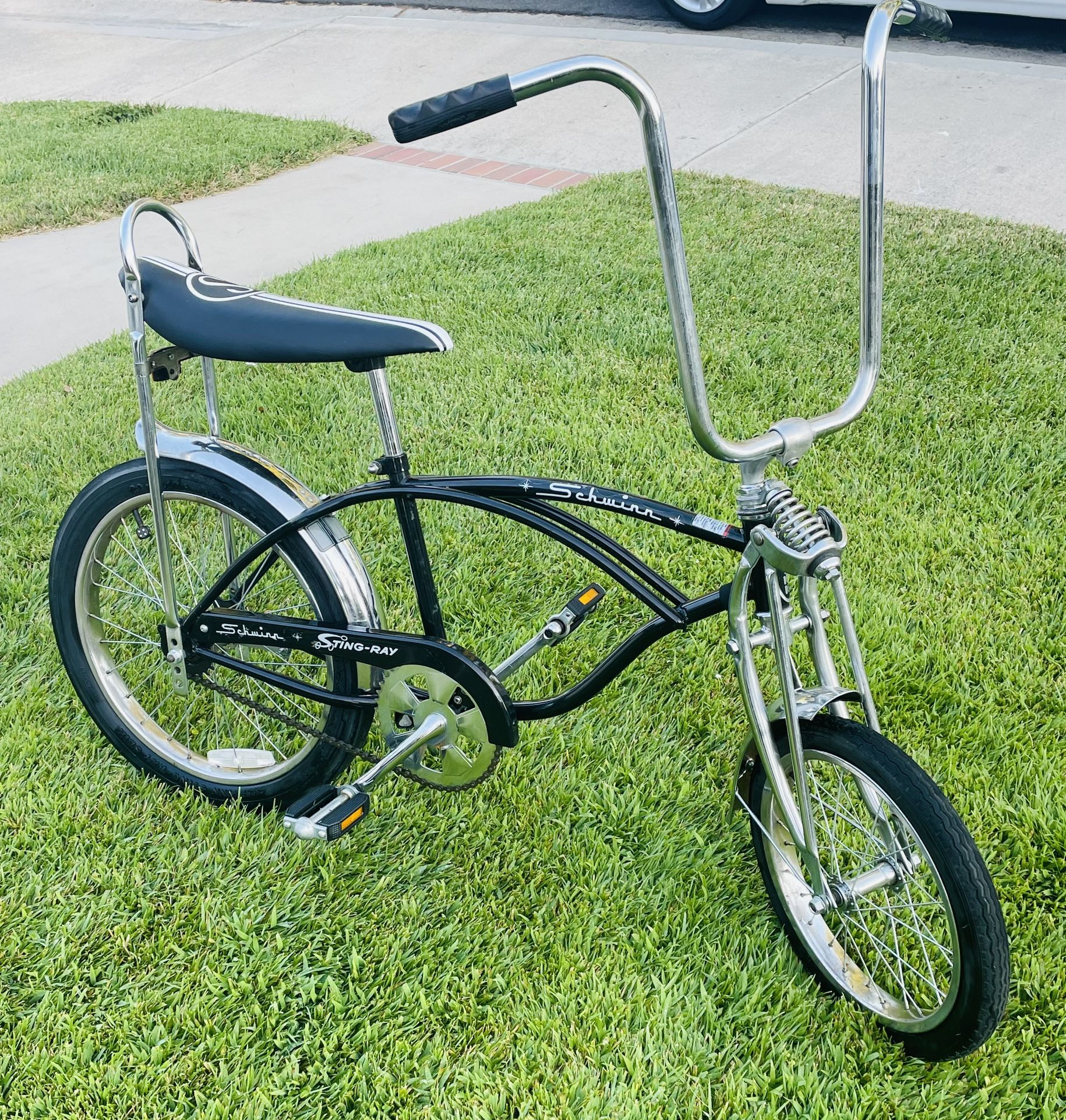 reproduction schwinn stingray bicycle  MARCH LA.B Supalite Aluminum frame Schwinn Stingray Studio Prop Rental