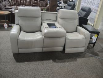 Moto Motion Maverick 3-Seat Leather Power Reclining Sofa w/ Console & USB