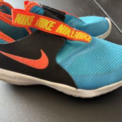 Nike Blue and Black Sneakers Lightweight Breathable Design