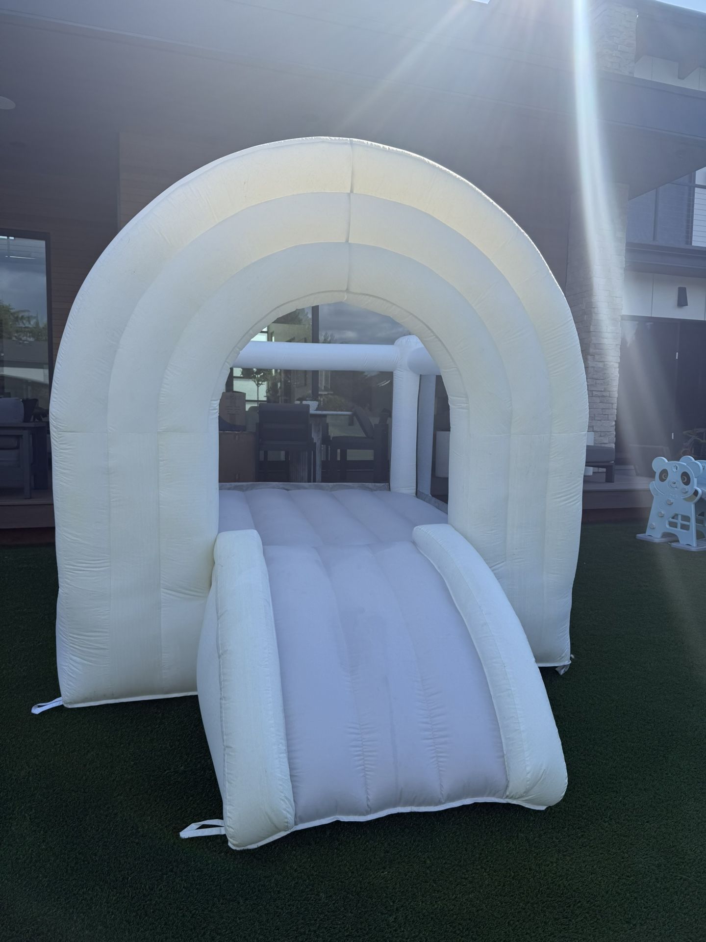 8x8ft Playsmol Bounce House