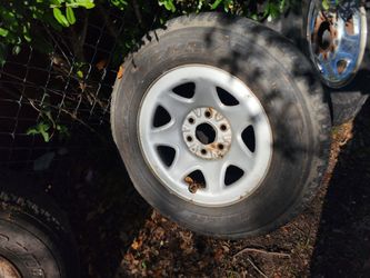 Spare tire and rim Chevrolet