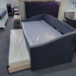 charcoal fabric padded twin size day bed with pull out trundle
(Mattress Included)✅️✅️