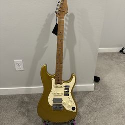 GTRS S800 Intelligent Guitar - Mint!