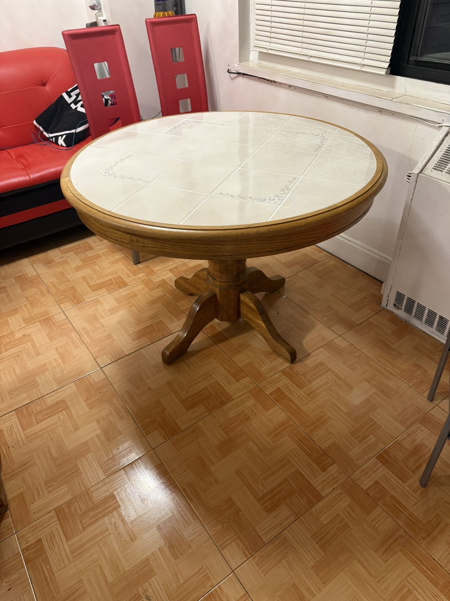 Kitchen/Dining Table