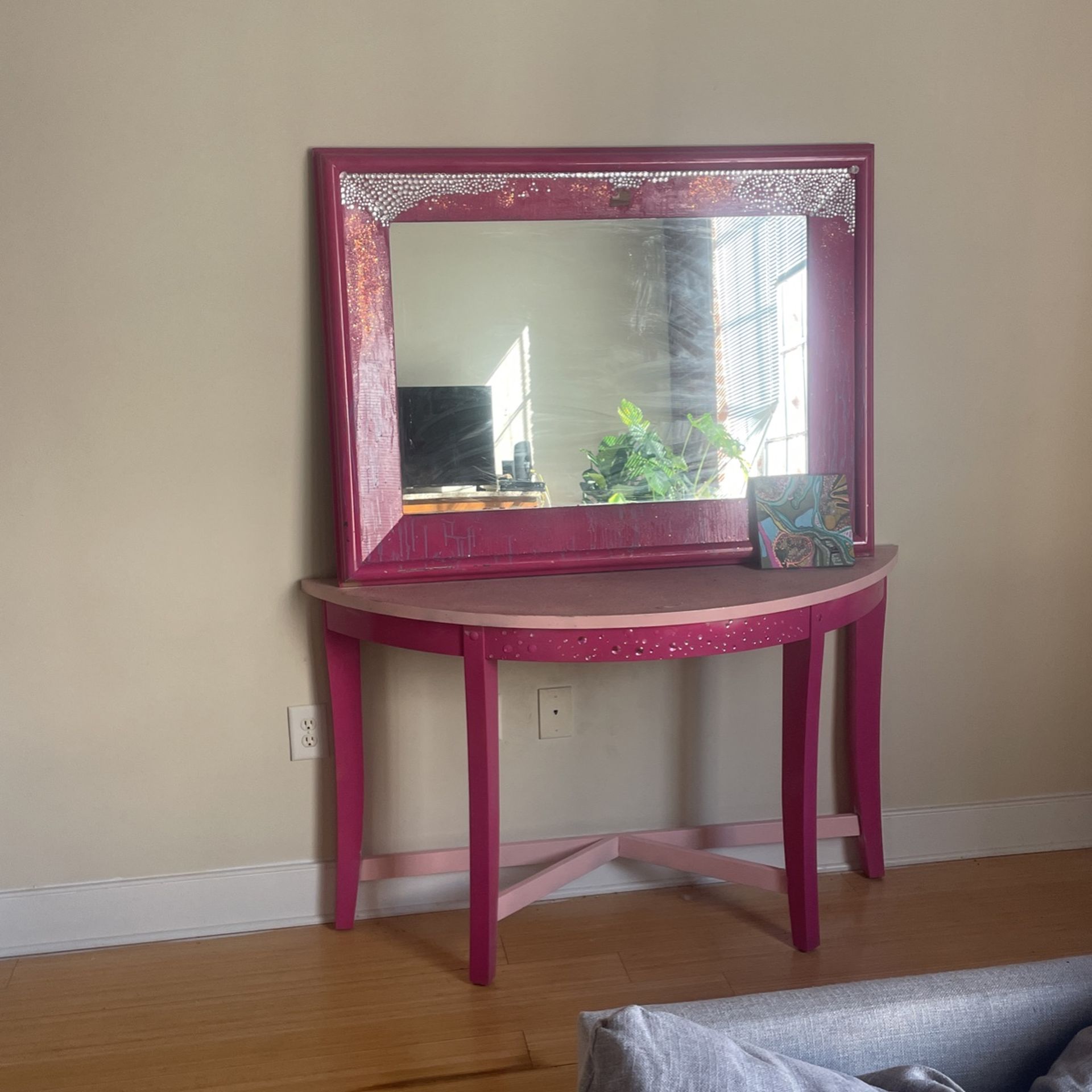 Pink Table And Mirror 