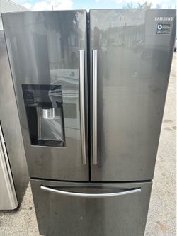 REFRIGERATOR SAMSUNG 36” black stainless steel
