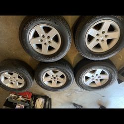 Jeep Wrangler Sport OEM wheels