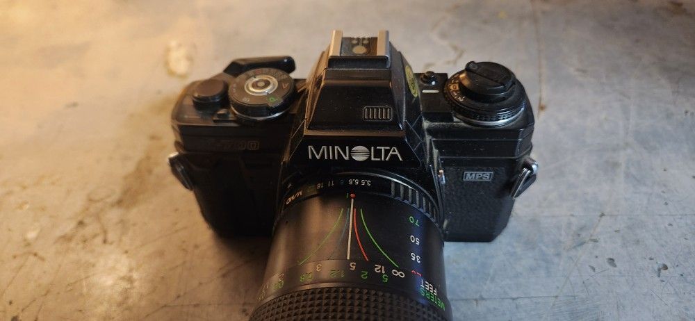 Minolta X700