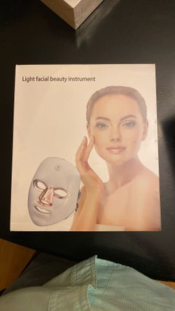 Light Facial Beauty Mask 