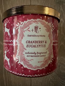 Bath & Body Works - Cranberry & Eucalyptus Candle