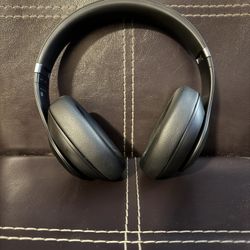 Beats Studio Pro